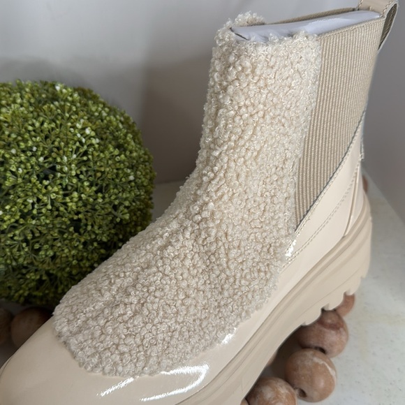 SOREL Caribou X Boot Cozy Faux Shearling Trim Chelsea Boots Sz 11 - Picture 2 of 12